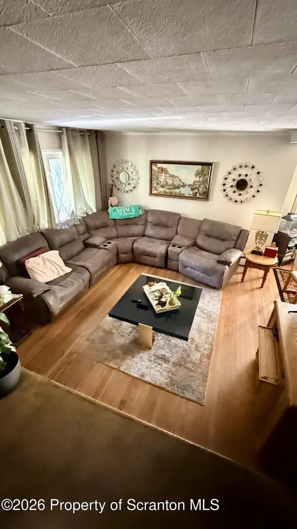 155 Lincoln AVE, Carbondale, PA 18407
