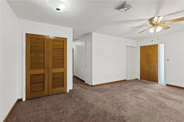 800 Marilynn AVE, Liberty, MO 64068