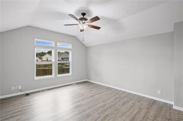 312 Ghost Creek LN, Gardner, KS 66030