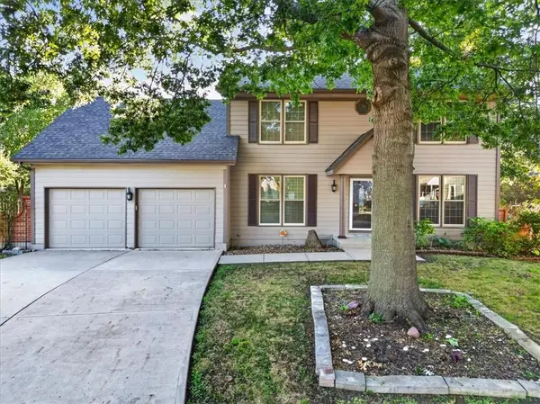 1501 SE Long PL, Lee's Summit, MO 64063