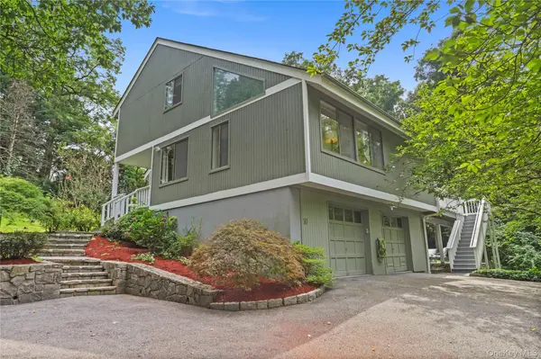 10 Deborah LN, Chappaqua, NY 10514