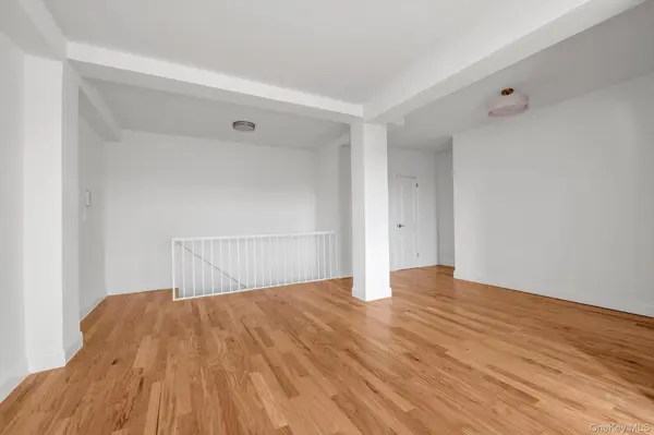 99-32 66 RD #5W, Rego Park, NY 11374
