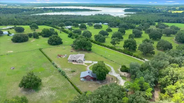 3351 SE 164TH TER, Ocklawaha, FL 32179
