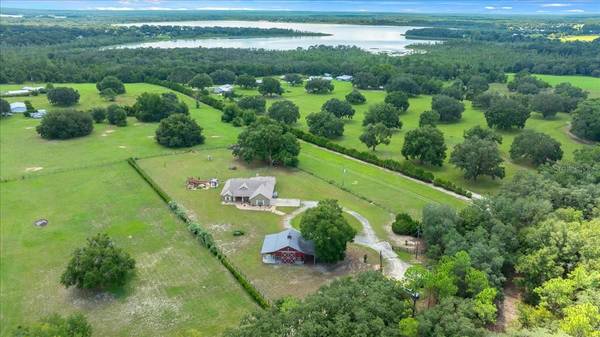 3351 SE 164TH TER, Ocklawaha, FL 32179