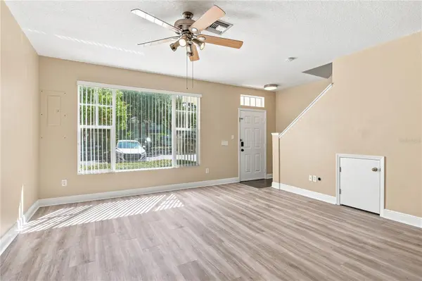 13710 FOREST LAKE DR, Largo, FL 33771