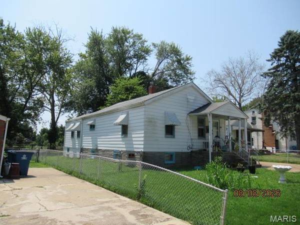 210 Habecking DR, St Louis, MO 63137