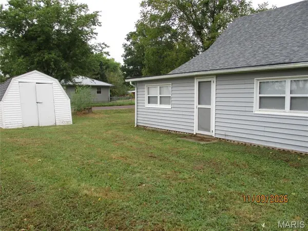 204 E Blue Bird LN, Leasburg, MO 65535