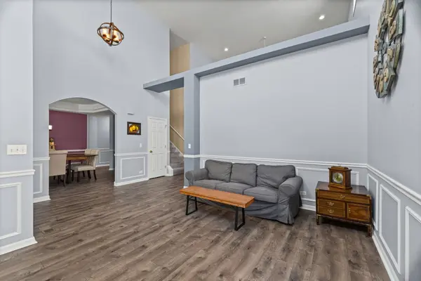 1700 Saint Andrew DR, Vernon Hills, IL 60061