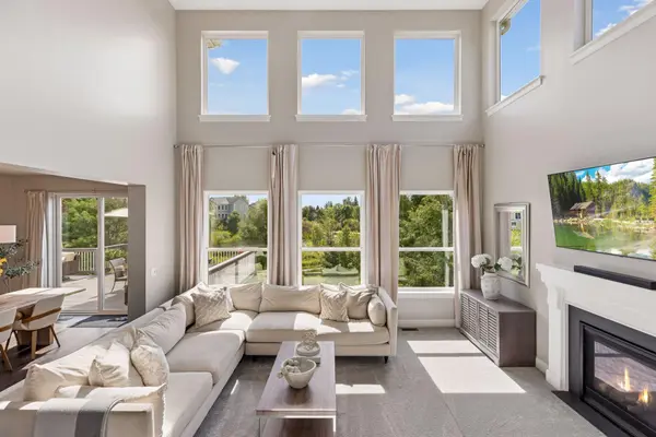 4061 San Vitero CIR, Chaska, MN 55318