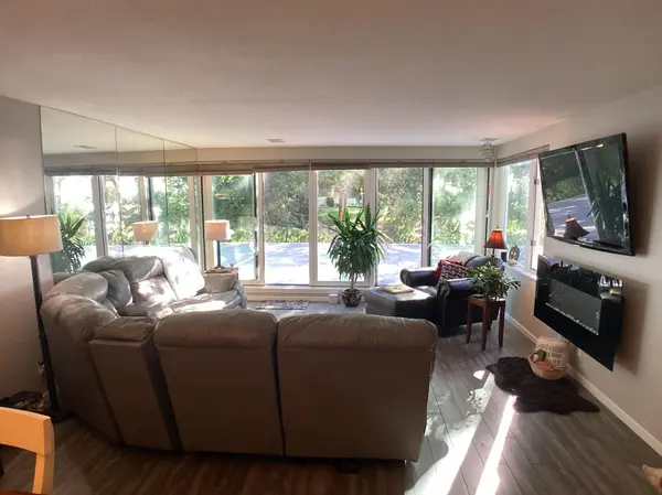 2670 Commerce BLVD #106, Mound, MN 55364