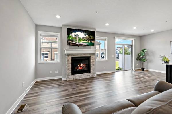 18384 Glastonbury DR, Lakeville, MN 55044