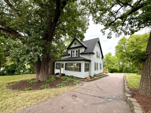109 W Bridge ST, Redwood Falls, MN 56283