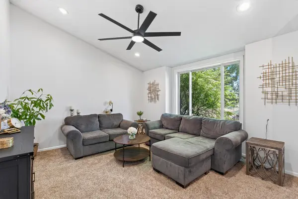 16025 Grove TRL, Lakeville, MN 55044