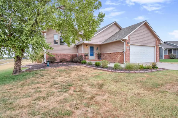 2321 Paddington Ave, Newton, KS 67114