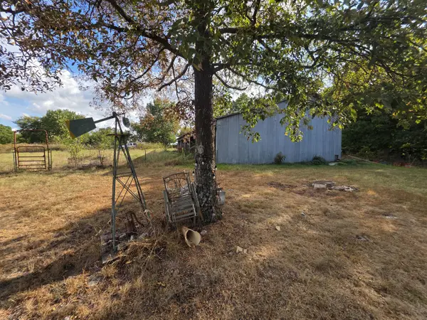 3723 Weaver RD, Grovespring, MO 65662