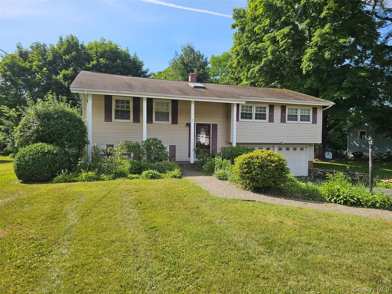 7 Scotchtown DR, Middletown, NY 10941