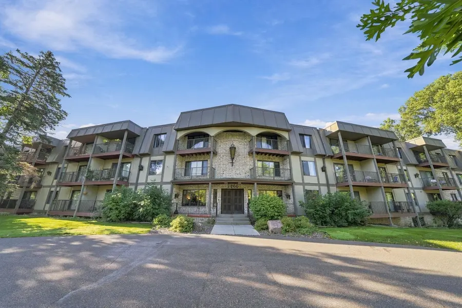 2200 Nevada AVE S #312, Saint Louis Park, MN 55426