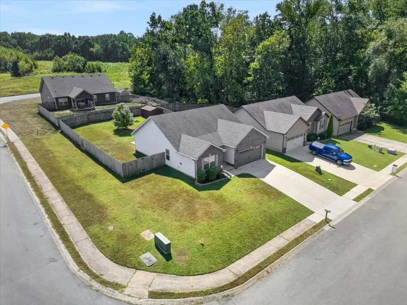 846 Shelton Cir, Clarksville, TN 37042