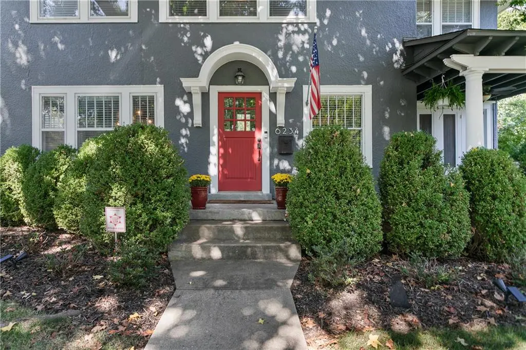 6234 Valley RD, Kansas City, MO 64113