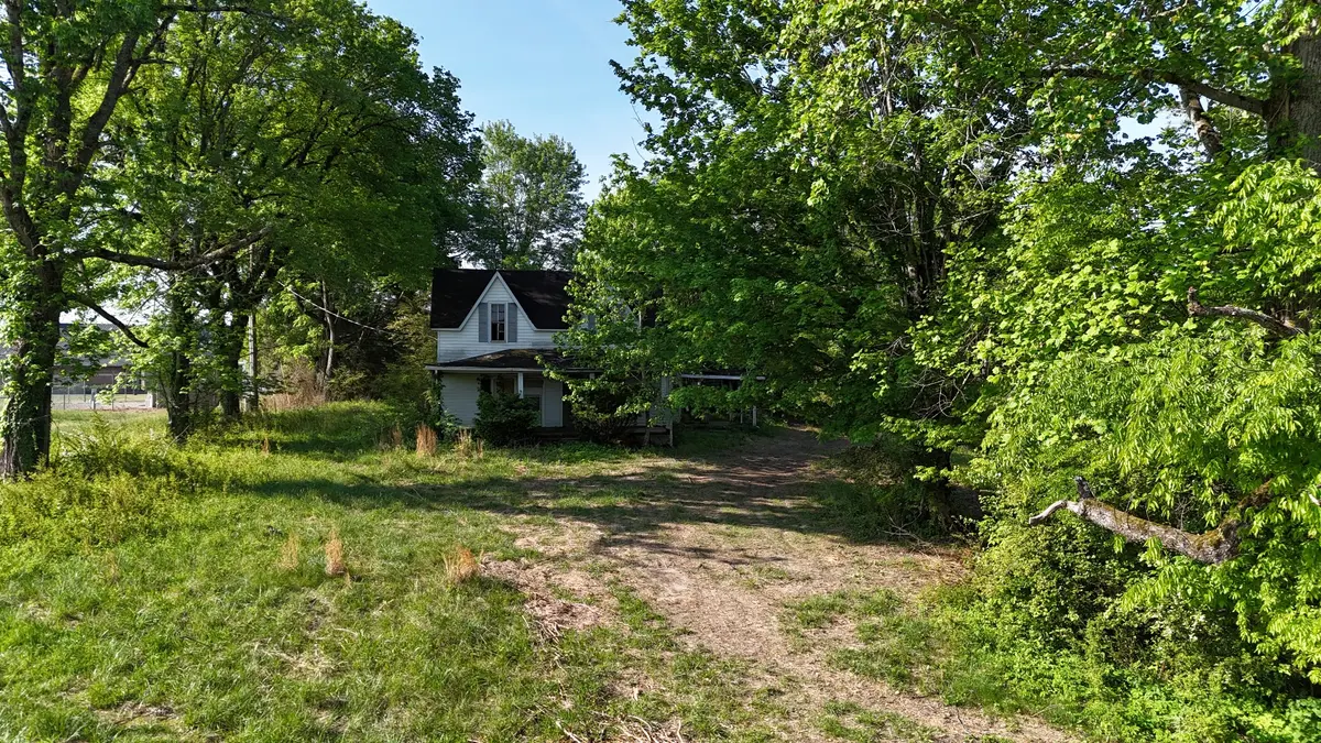 13060 G Harding Rd, Silver Point, TN 38582