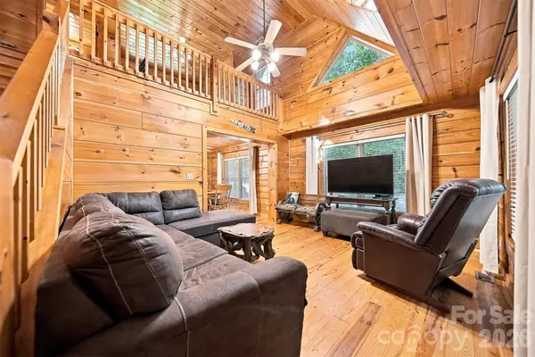 963 Double Eagle DR, Nebo, NC 28761