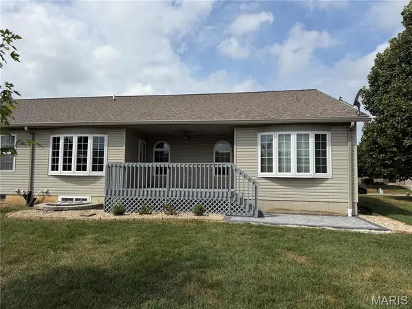 66 Brooks DR, Bethalto, IL 62010
