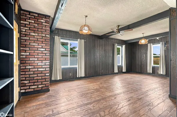 1585 Young ST, Nauvoo, IL 62354