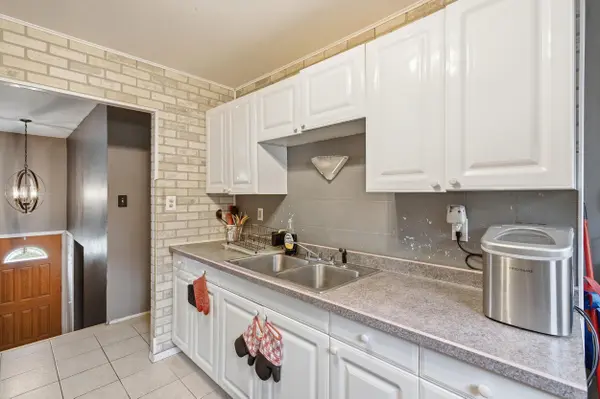 7325 Taney PL, Merrillville, IN 46410