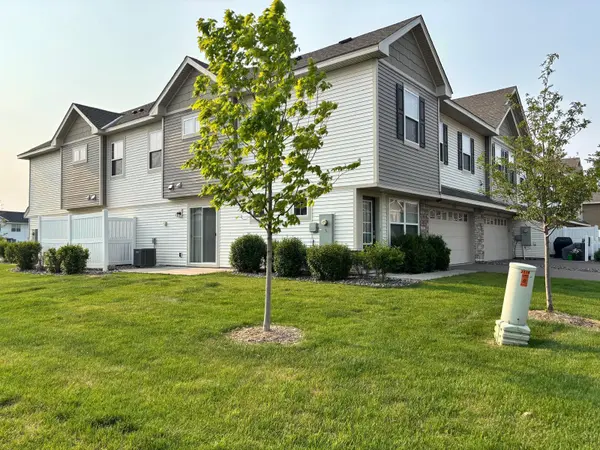 7219 Elmo CT, Hugo, MN 55038