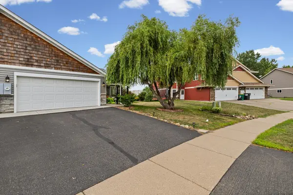 53 Meadowlark LN, Hudson, WI 54016