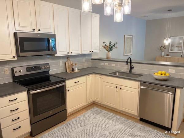 1836 Mockingbird AVE, Shakopee, MN 55379