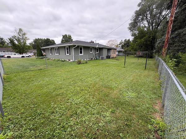 528 S 6th ST, La Crescent, MN 55947