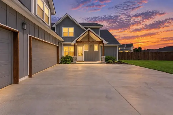 499 Old Farm RD, Edmond, OK 73034
