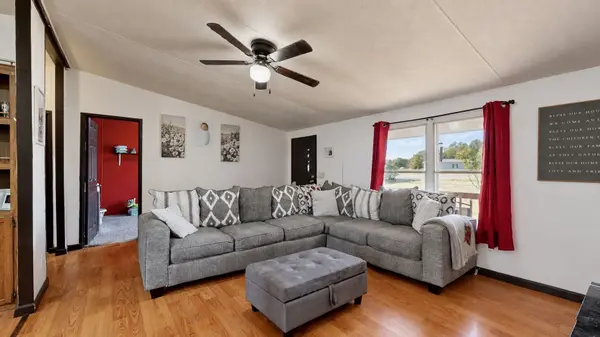 994 Pointe Ln, Lafayette, TN 37083