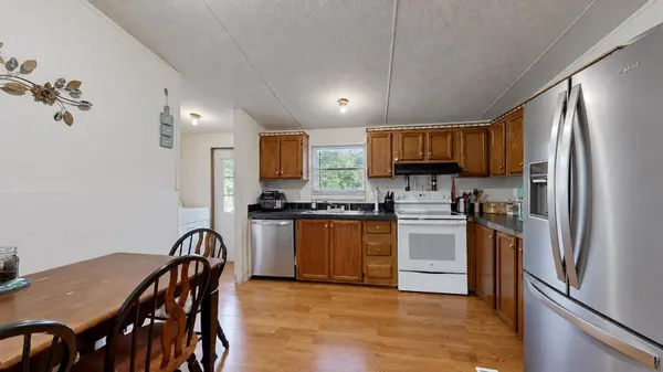 994 Pointe Ln, Lafayette, TN 37083