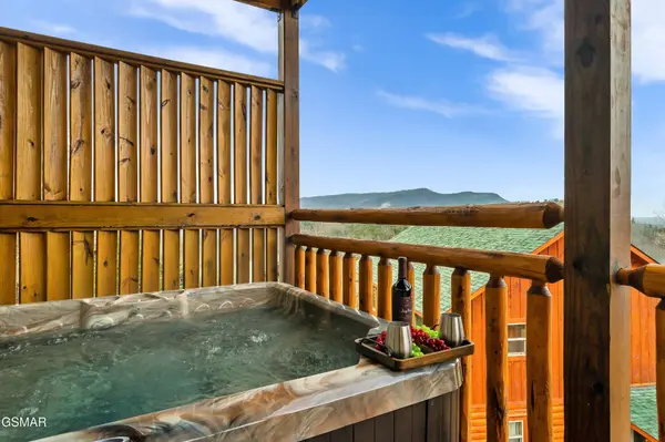 1246 Bird Nest Way, Sevierville, TN 37862