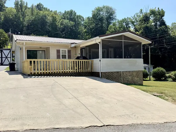 1369 Austin Lake Rd, Baxter, TN 38544