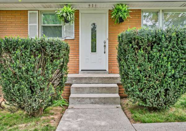 1311 Oak Hill Dr, Clarksville, TN 37040