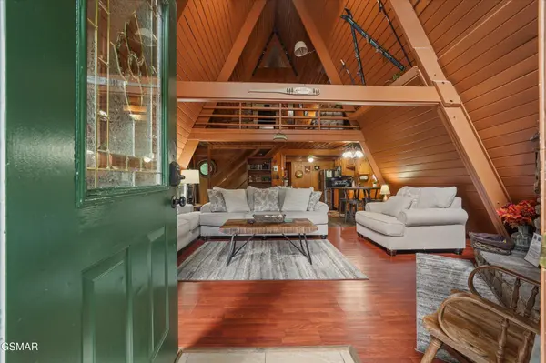 1188 Ski Mountain Road, Gatlinburg, TN 37738