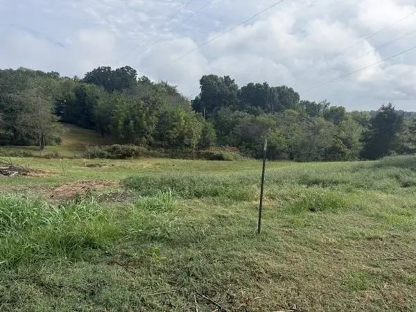 1375 Edgewood Rd, Mc Ewen, TN 37101