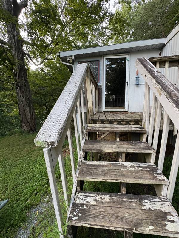 151 Big Springs Ln, Jacksboro, TN 37757