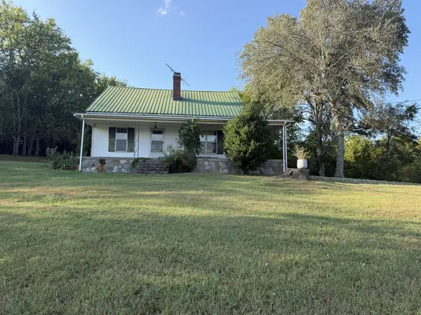 300 W Main St, Auburntown, TN 37016