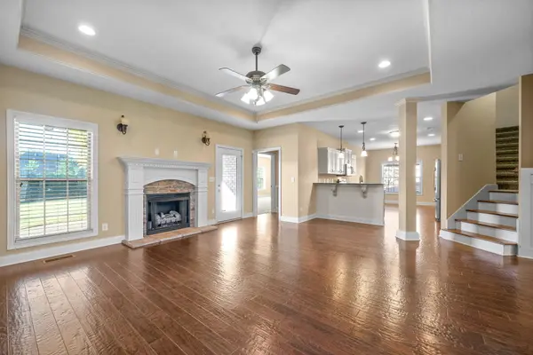 3176 Porter Hills Dr, Clarksville, TN 37043