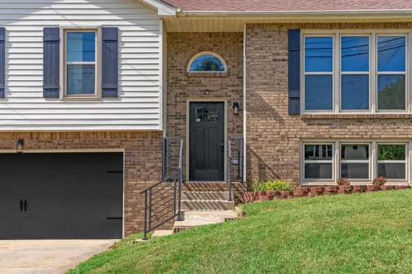 2161 Amadeus Dr, Clarksville, TN 37040