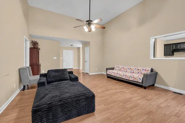 2956 Core Dr, Clarksville, TN 37040