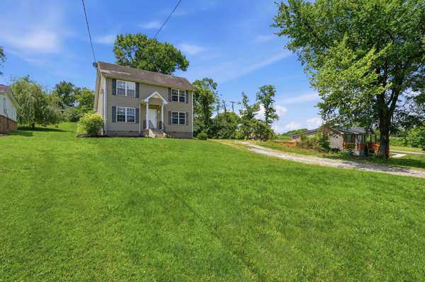 263 Rockland Rd, Hendersonville, TN 37075