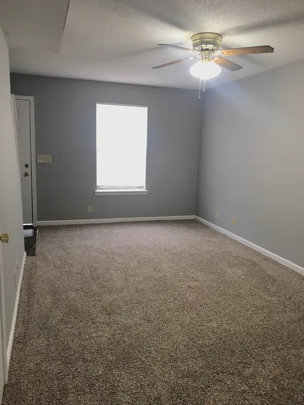 2455 W Wilson Rd #4, Clarksville, TN 37043