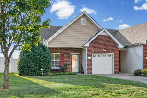 3738 Meadow Ridge Ln, Clarksville, TN 37040