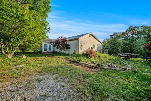 2000 Myers Cove Rd, Mcminnville, TN 37110