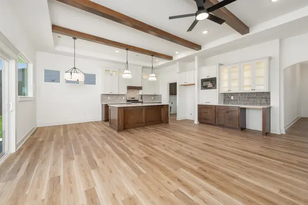 706 N Rainbow Lake Ct, Wichita, KS 67235